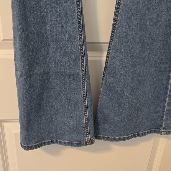 Free People Penny Pull On Light Blue Flare Jeans. Size 24 EUC - Picture 8 of 15